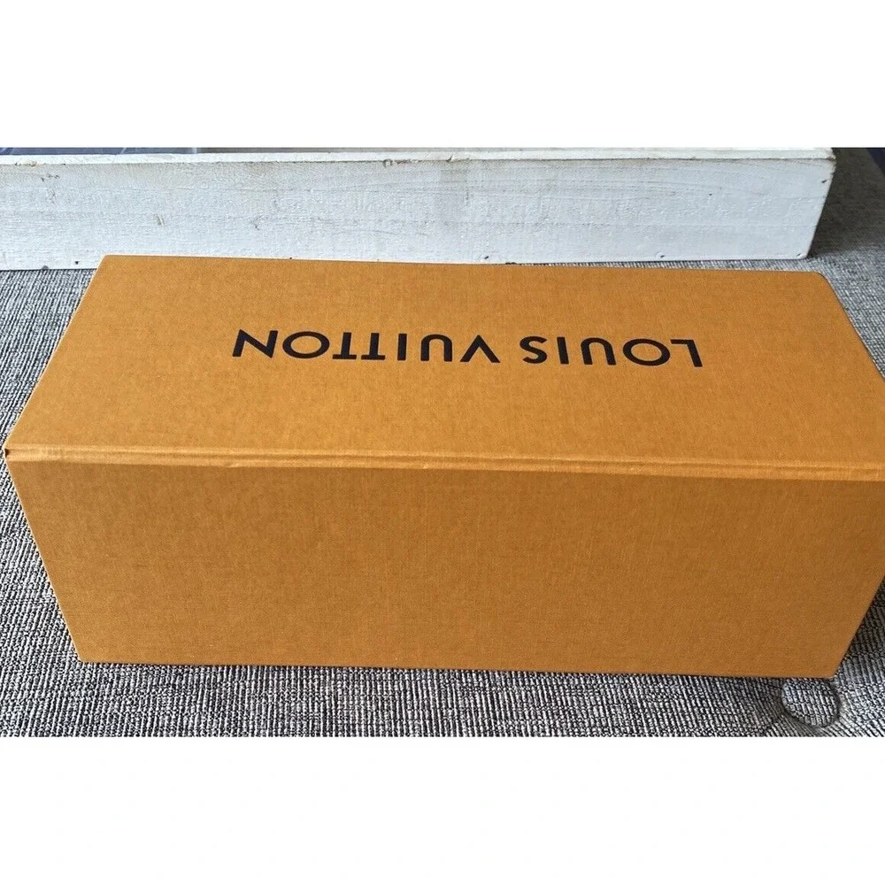 Authentic Louis Vuitton Gift Box Magnetic Closure 10.5 x4x4 in LV